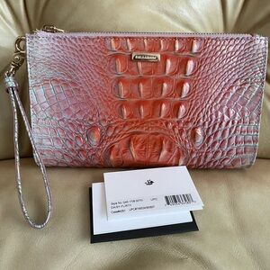 NWOT Brahmin Daisy Wristlet Flirty Ombre Melbourne Leather Pink Orange Pink